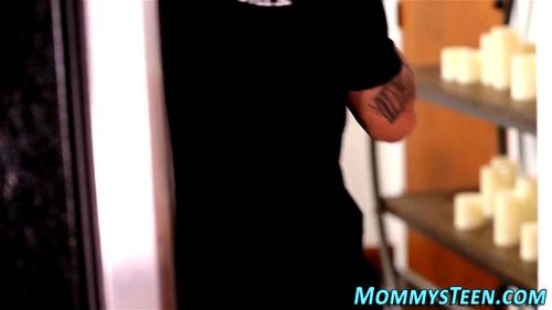 Kendra James porn video – Girl squirts stepmom face