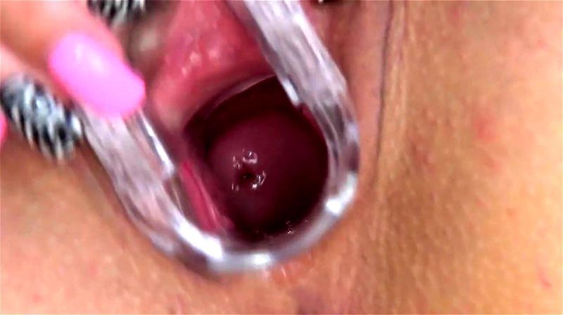 Gaping and gyno dildoing her sweet vagina