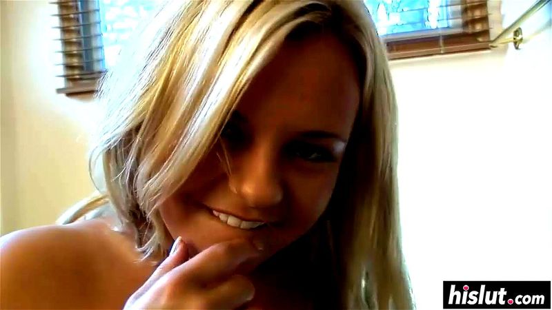 Bree Olson likes to play with herself