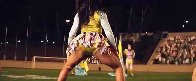 Sexy cheerleaders show off skills PMV