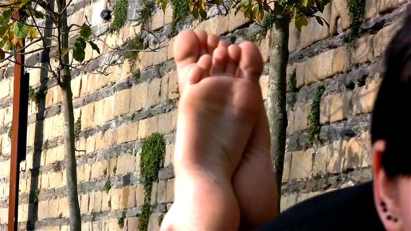 French barefeet girl with long slender soles