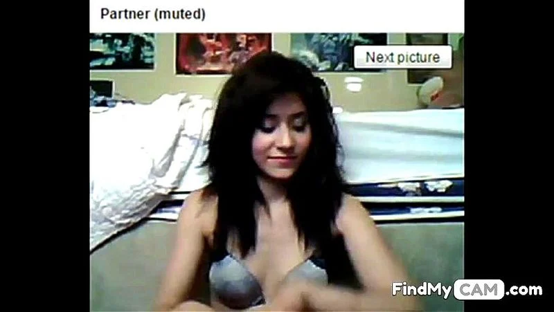 Cute girl show her sexy ass on chatroulette