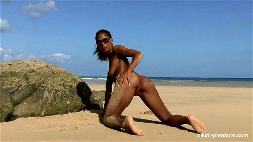 striptease, Isabella Chrystin, ebony, beach