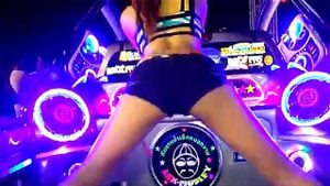 Watch from 0:04:32