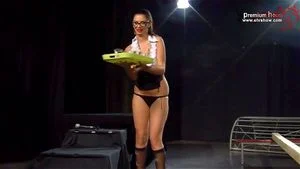nude show thumbnail