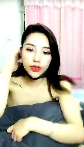 Elegante schoonheid en streamer Lady Meow en haar knappe minnaar genieten van een hartstochtelijke vrijpartij met Mandarijnse dialoog. Porno Video - SpankBang