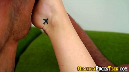 Smallcock porn video – Hottie blows tiny old cock