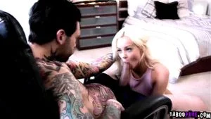 Elsa Jean gettng her pussy fuck in a nasty doggy position