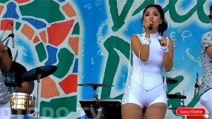Cameltoe curioso thumbnail
