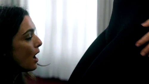 mainstream actresses lesbian scene