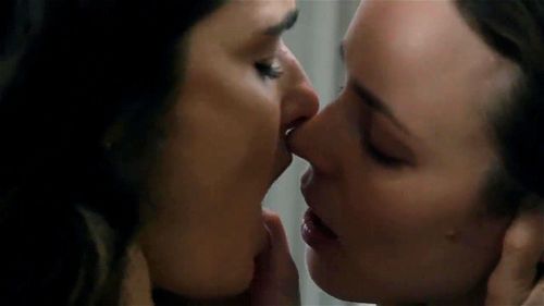 mainstream actresses lesbian scene
