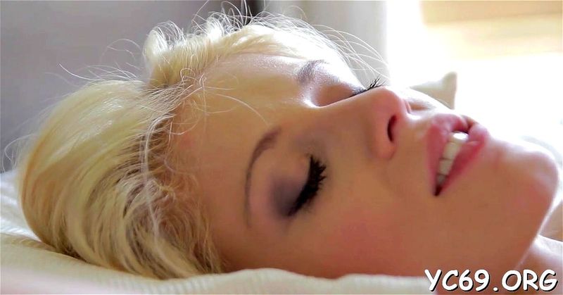 Sexy courtesan fucks like mad Sexy courtesan fucks like mad