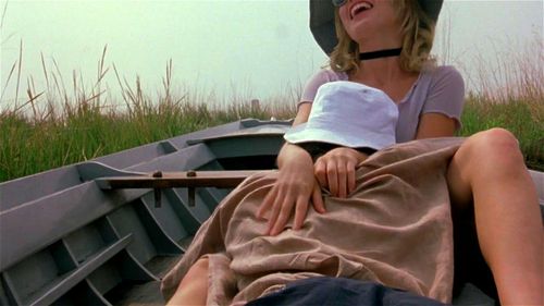 Um clássico do cinema erótico italiano de Tinto Brass. Descubra cenas sensuais e atmosferas sedutoras que definiram uma época. Com atrizes maduras em papéis provocantes, este filme oferece uma experiência visual rica em paixão e estilo. Perfeito para os amantes do gênero que buscam conteúdo adulto refinado e elegante. Vídeo pornô - SpankBang