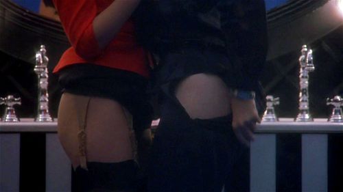 Um clássico do cinema erótico italiano de Tinto Brass. Descubra cenas sensuais e atmosferas sedutoras que definiram uma época. Com atrizes maduras em papéis provocantes, este filme oferece uma experiência visual rica em paixão e estilo. Perfeito para os amantes do gênero que buscam conteúdo adulto refinado e elegante. Vídeo pornô - SpankBang