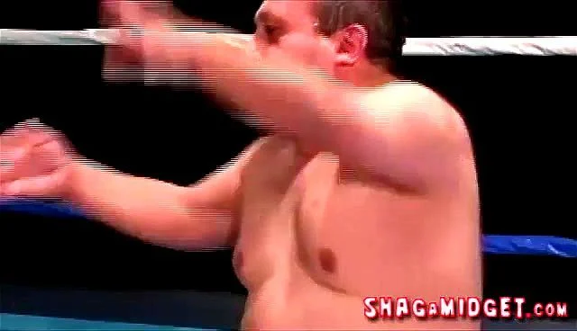 Midget dildoing two duge bitches Midget dildoing two duge bitches
