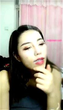 美肌の魅力的な女性配信者 エロ動画 - SpankBang