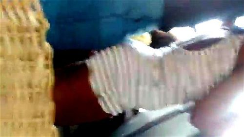 encoxando a safadinha no busão - Encoxada, Bus, Safada Porn