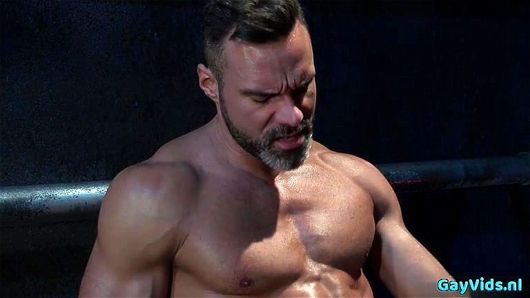 Muscle bear anal sex with cumshot