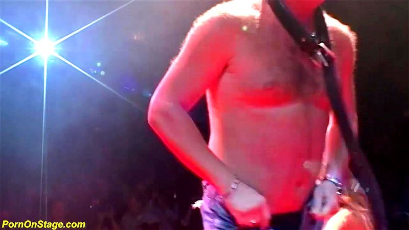 flexi girl gives a hot lapdance flexi girl gives a hot lapdance