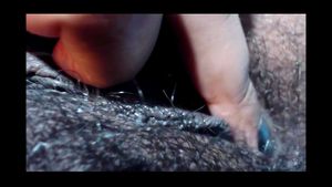 Hairy pussy thumbnail