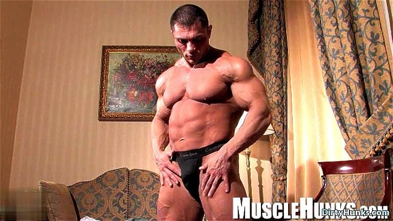 Muscle bodybuilder rimjob and cumshot