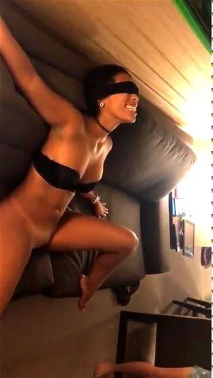 Watch Black chick gets her pussy licked - Blindfold, Licking Pussy, Ebony  Porn - SpankBang