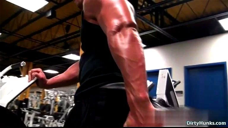 Muscle bodybuilder dildo and cumshot