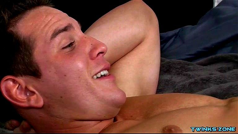 Hot twink flip flop with cumshot