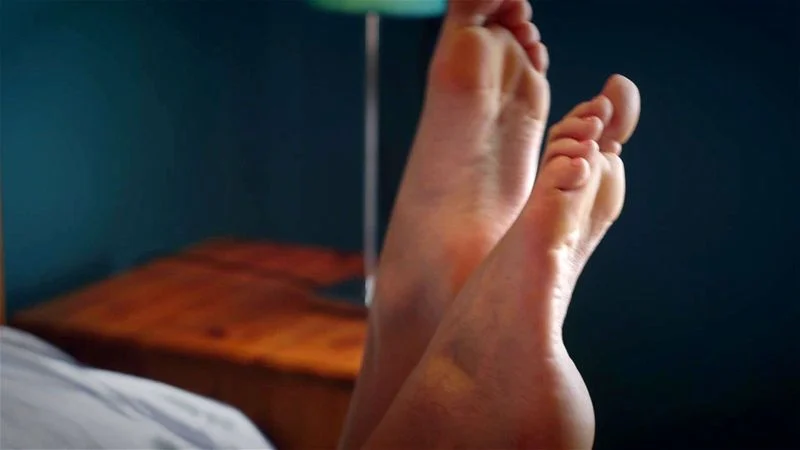 foot girl with big tits foot girl with big tits