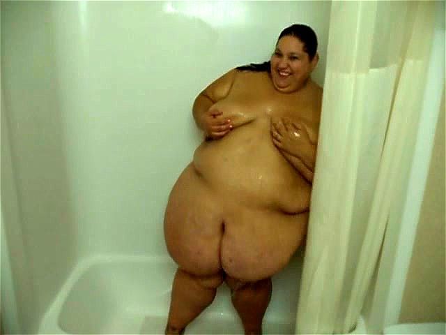 Cute SSBBW in the shower