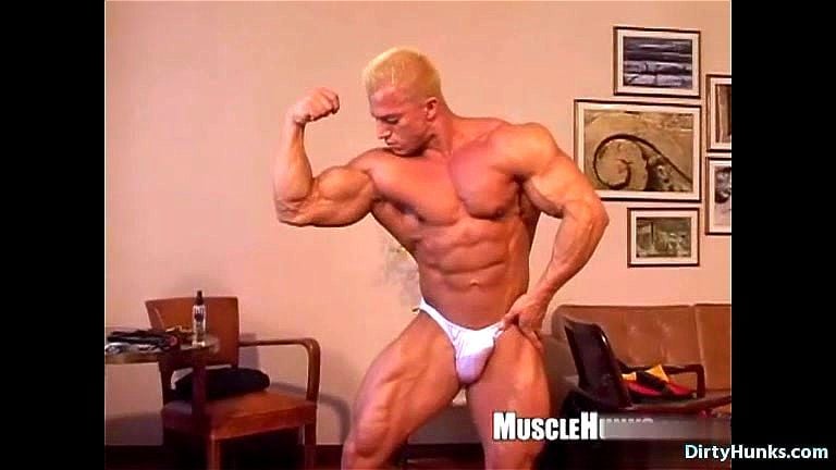 Muscle bodybuilder rimjob with cumshot