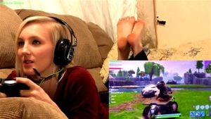 Tasty foot worship  thumbnail