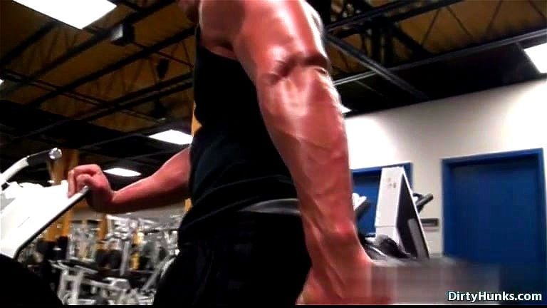 Muscle bodybuilder dildo with cumshot