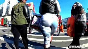 Big asses (Tik Tok)