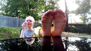 Elle thumbnail