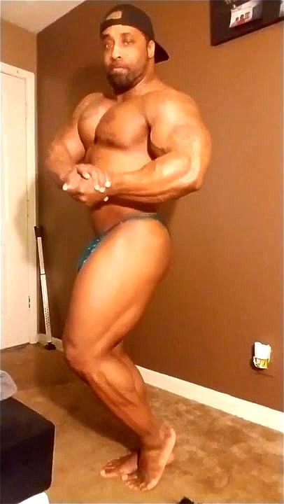 big bulge エロ動画 - SpankBang