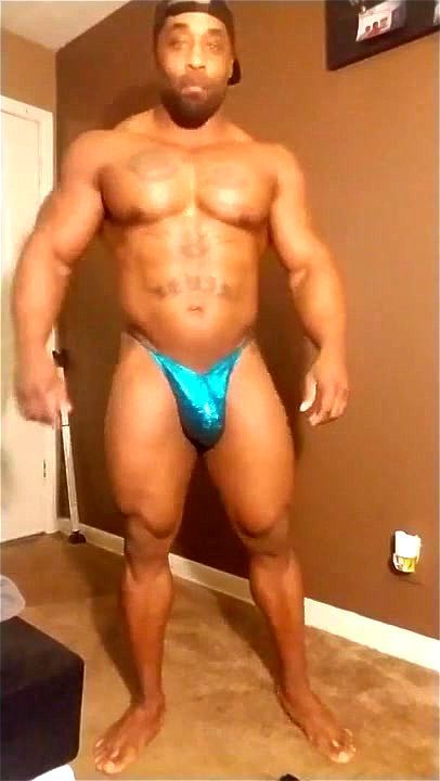 big bulge エロ動画 - SpankBang