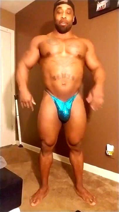 big bulge エロ動画 - SpankBang