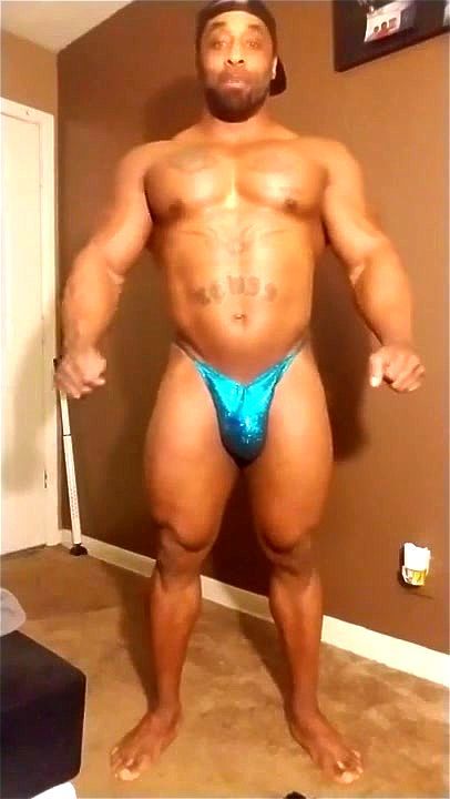 big bulge エロ動画 - SpankBang