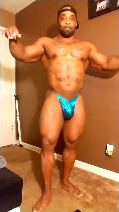 big bulge エロ動画 - SpankBang