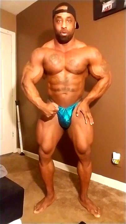 big bulge エロ動画 - SpankBang