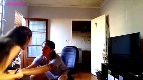 PROVOCANDO PRIMO USANDO SHORTINHO CURTO: Porn - SpankBang