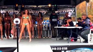 bikini contest/fashionshow thumbnail