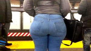 new thick candid booty thumbnail