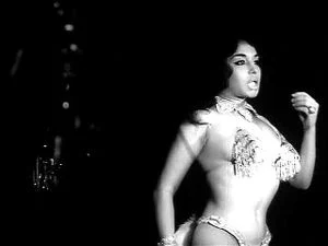 Yolanda Burlesque Striptease