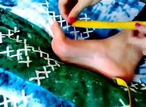 long toes thumbnail