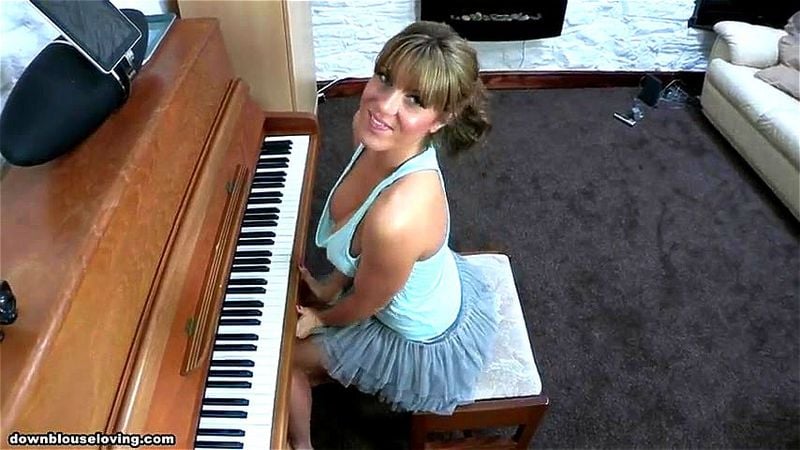 flashing at piano