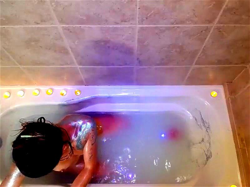 Brunette bathroom webcam show Brunette bathroom webcam show