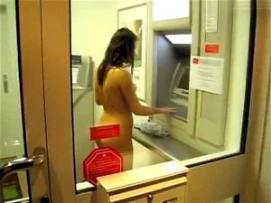 Amateur girlfriend gets naked at the cashier at the sight of anyone