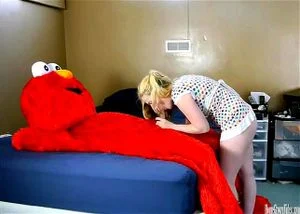 Elmo fucks